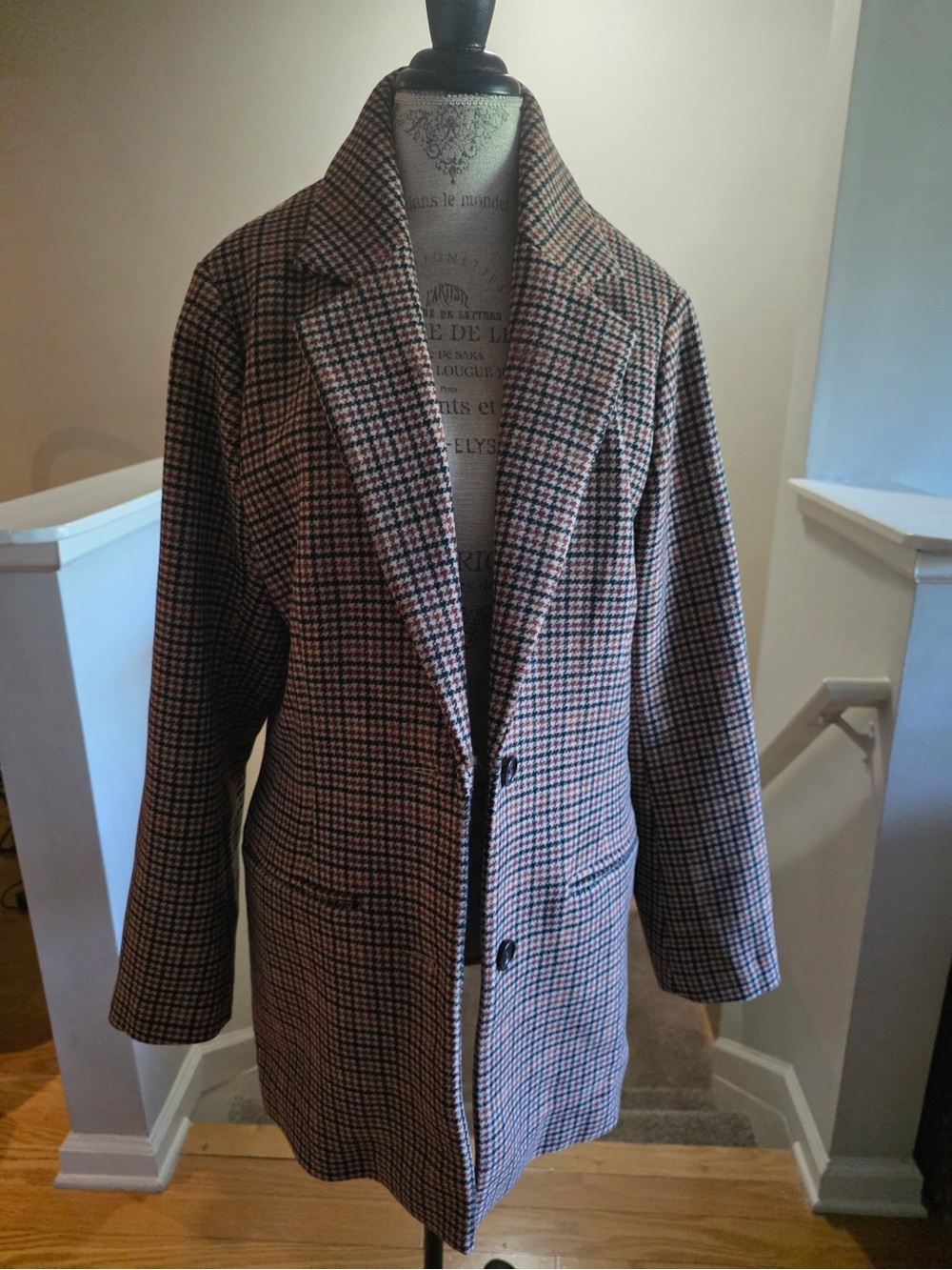 Abercrombie & Fitch Tan and Black Houndstooth Long Blazer